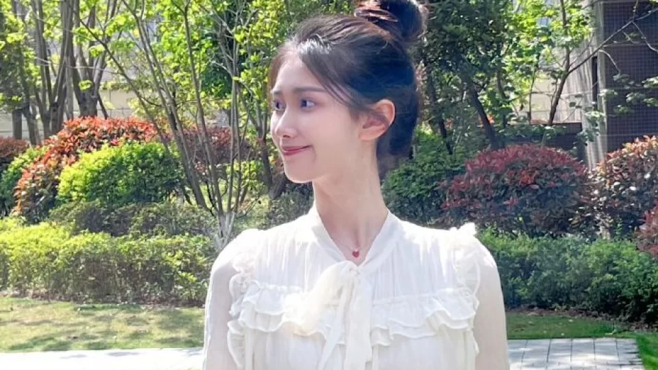 51CG精选视频·吃瓜每日大赛投稿·51cg每日大赛吃瓜在线观看:原创《先别拉最后那颗扣子》播放预览封面